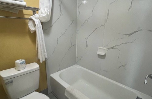 Kingsland Hotel | Super 8 By Wyndham Kingsland I-95/Naval Base Area