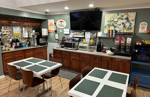 Kingston Hotel | Super 8 by Wyndham Kingston