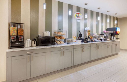 La Grange Hotel | Super 8 by Wyndham La Grange KY
