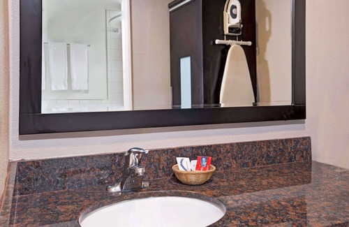 Culver - West Hotel | Super 8 by Wyndham Los Angeles-Culver City Area