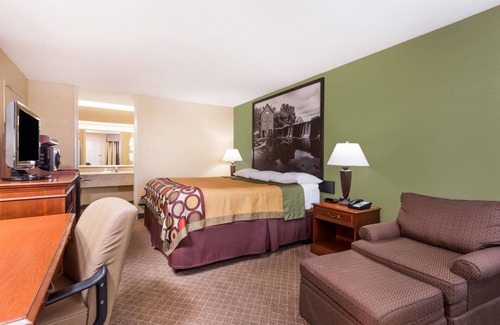 Macon Hotel | Super 8 by Wyndham Macon West