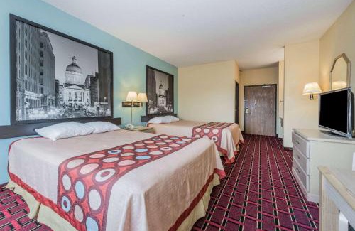 Martinsville Hotel | Super 8 by Wyndham Martinsville