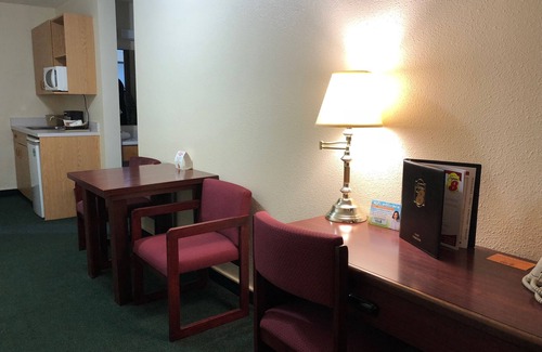 Moose Jaw Hotel | Super 8 by Wyndham Moose Jaw SK