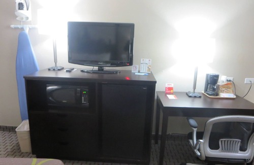 Mundelein Hotel | Super 8 by Wyndham Mundelein/Libertyville Area