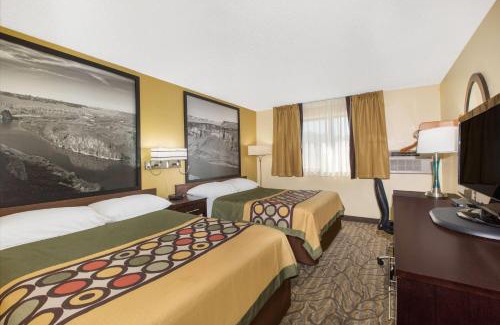 Nampa Hotel | Super 8 by Wyndham Nampa