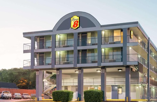 Talbot's Corner Hotel | Super 8 by Wyndham Nashville Downtown
