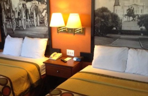 Viavant - Venetian Isles Hotel | Super 8 by Wyndham New Orleans