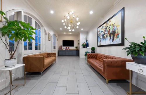 Viavant - Venetian Isles Hotel | Super 8 by Wyndham New Orleans