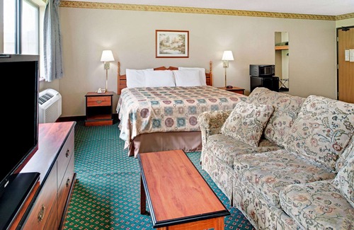 Carter Lake Hotel | Super 8 by Wyndham Omaha Eppley Airport/Carter Lake