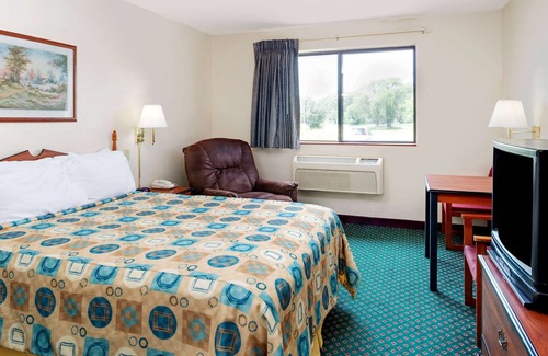 Carter Lake Hotel | Super 8 by Wyndham Omaha Eppley Airport/Carter Lake