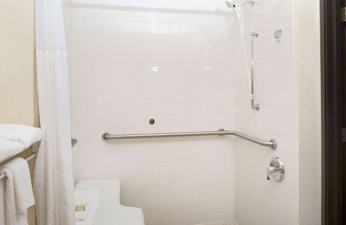Carter Lake Hotel | Super 8 by Wyndham Omaha Eppley Airport/Carter Lake