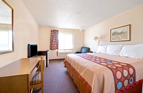 Plano Hotel | Super 8 by Wyndham Plano/Dallas Area