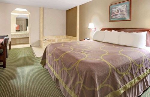 Richardson Hotel | Super 8 by Wyndham Richardson Dallas