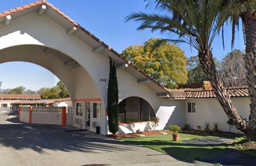 North San Jose Hotel | Super 8 by Wyndham San Jose Airport