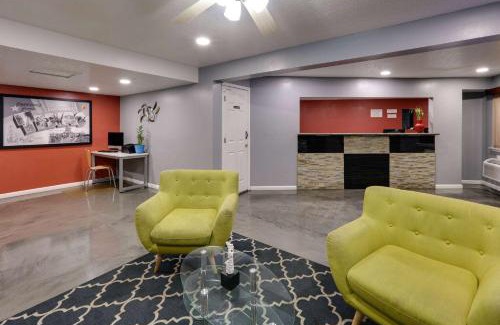 Downtown San Antonio Hotel | Super 8 by Wyndham San Antonio Pearl District Downtown