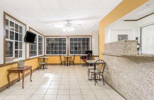 Santee Hotel | Super 8 by Wyndham Santee