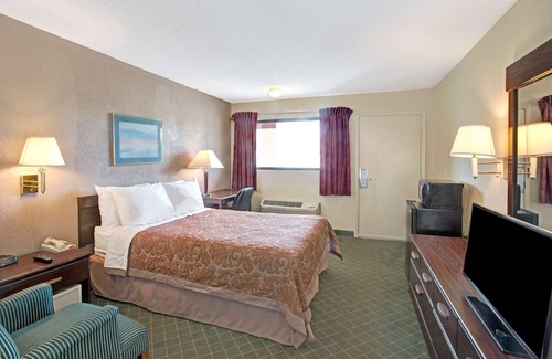 Shelby Hotel | Super 8 by Wyndham Shelby