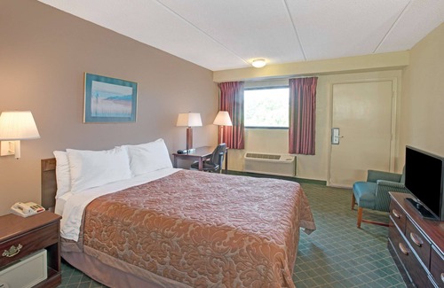 Shelby Hotel | Super 8 by Wyndham Shelby