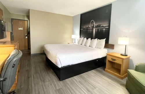 St. Clair Hotel | Super 8 by Wyndham St. Clair MO