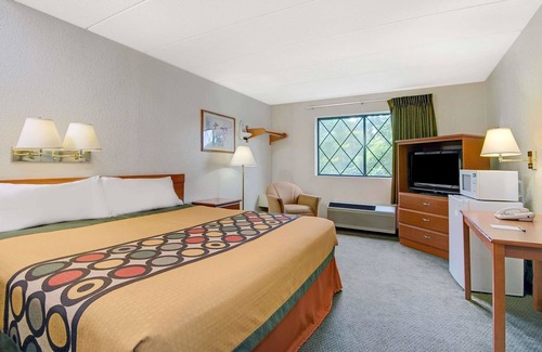 Stamford Hotel | Super 8 by Wyndham Stamford/New York City Area