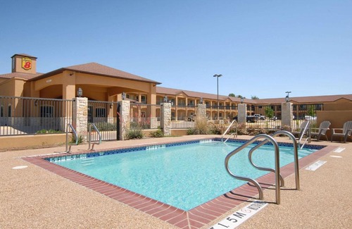 Stephenville Hotel | Super 8 by Wyndham Stephenville