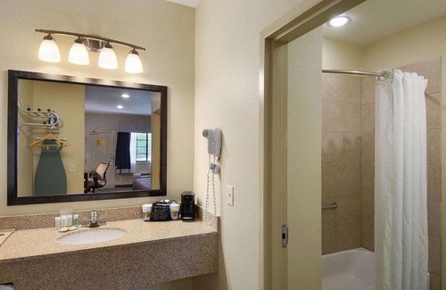 Stephenville Hotel | Super 8 by Wyndham Stephenville