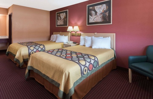 Strongsville Hotel | Super 8 by Wyndham Strongsville/Cleveland