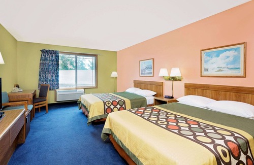 Sturgeon Bay Hotel | Super 8 by Wyndham Sturgeon Bay