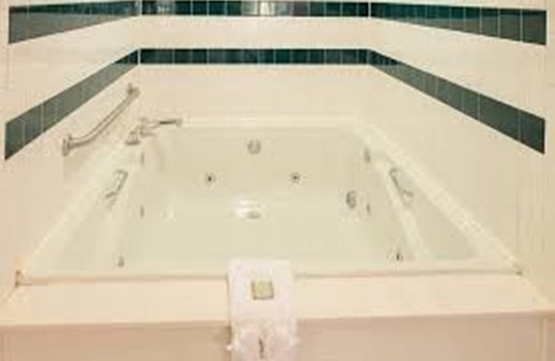 North Little Rock Hotel | Super 8 by Wyndham North Little Rock/McCain