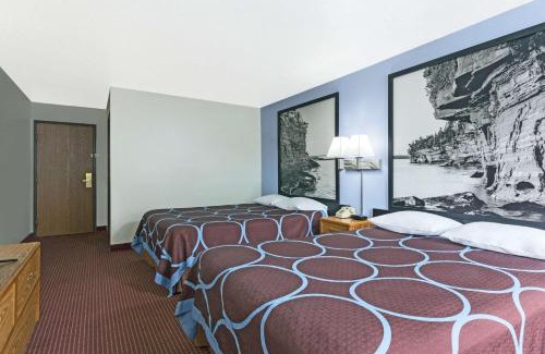 Wisconsin Dells Hotel | Super 8 by Wyndham Wisconsin Dells