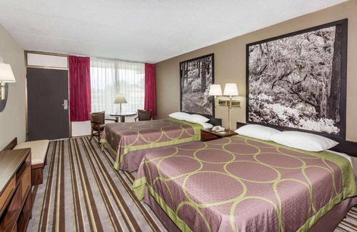 Valdosta Hotel | Super 8 by Wyndham Valdosta Mall