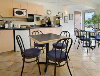 County of Vermilion River Hotel | Super 8 by Wyndham Vermilion AB