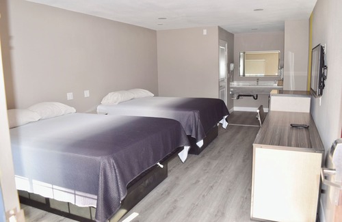 Visalia Hotel | Super 8 by Wyndham Visalia