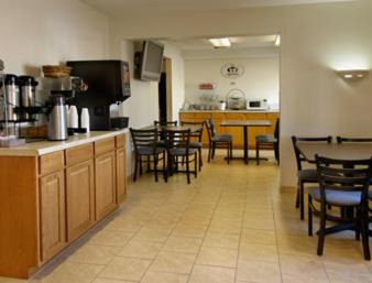 West Memphis Hotel | Super 8 by Wyndham West Memphis