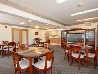 Windsor Hotel | Super 8 by Wyndham Windsor