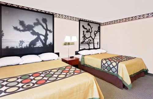 Yucca Valley Hotel | Super 8 by Wyndham Yucca Val/Joshua Tree Nat Pk Area