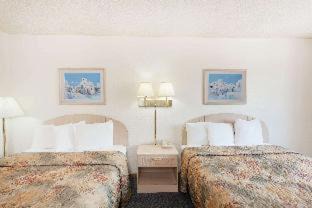 Yuma Hotel | Super 8 by Wyndham Yuma