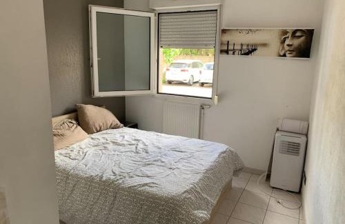 Alpes-Romans Apartamento | Super appartement arboré avec barbecue et parking