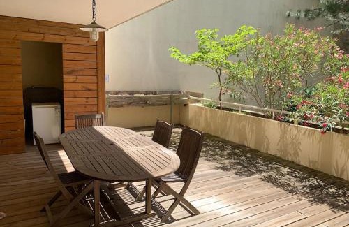 Alpes-Romans Apartamento | Super appartement arboré avec barbecue et parking