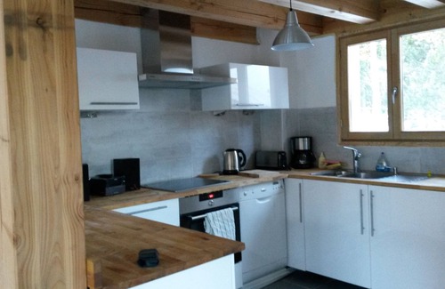 Superbolquere Chalet De Esquí | ESTUPENDO BOLQUERE nueva lightfull chalet soleado vidrio, piedra y madera.
