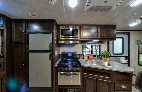 Maryvale Village Otro | Super Bowl RV Camping Venue 2 miles from Stadium