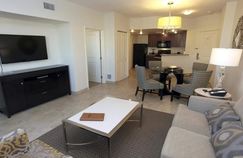 Enterprise Condominio | Super Bowl Week in Las Vegas... 2-bedroom sleeps 8 to 12!