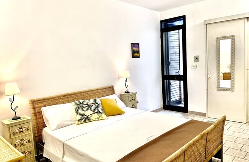 Torre Specchia Ruggeri Villa | Super Comfortable Villa 30 meters from the beach