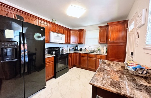 Kenner - Louis Armstrong International Airport Apartamento | Super Clean and Convenient Apartment Convenient to NOLA and MSY ~ The Che'Leone