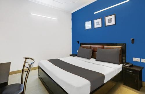 Sainik Farm Hotel | Super Collection O Agniv Residency Near Saket Metro