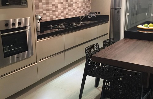Jardim das Americas Casa | Super comfortable townhouse, close to markets, shopping malls and great restaurants.