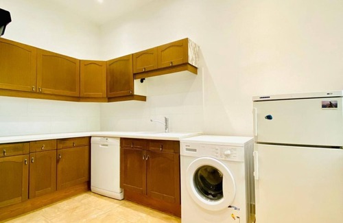 Rudolfsheim-Funfhaus Apartamento | Super Comfy 1BR&1LR Apt, 7- Min to Westbahnhof