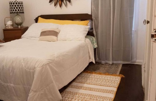 Detroit Casa | Super Comfy Room at a Great Location