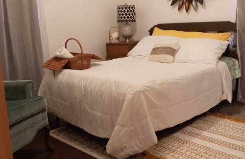 Detroit Casa | Super Comfy Room at a Great Location