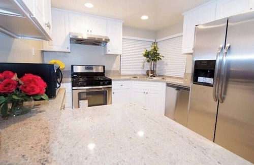 West Covina Casa | Super convenience 3BE/2.5BA